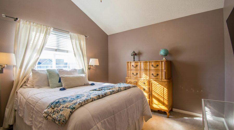 How to Organize a Bedroom? Tips & Tricks
